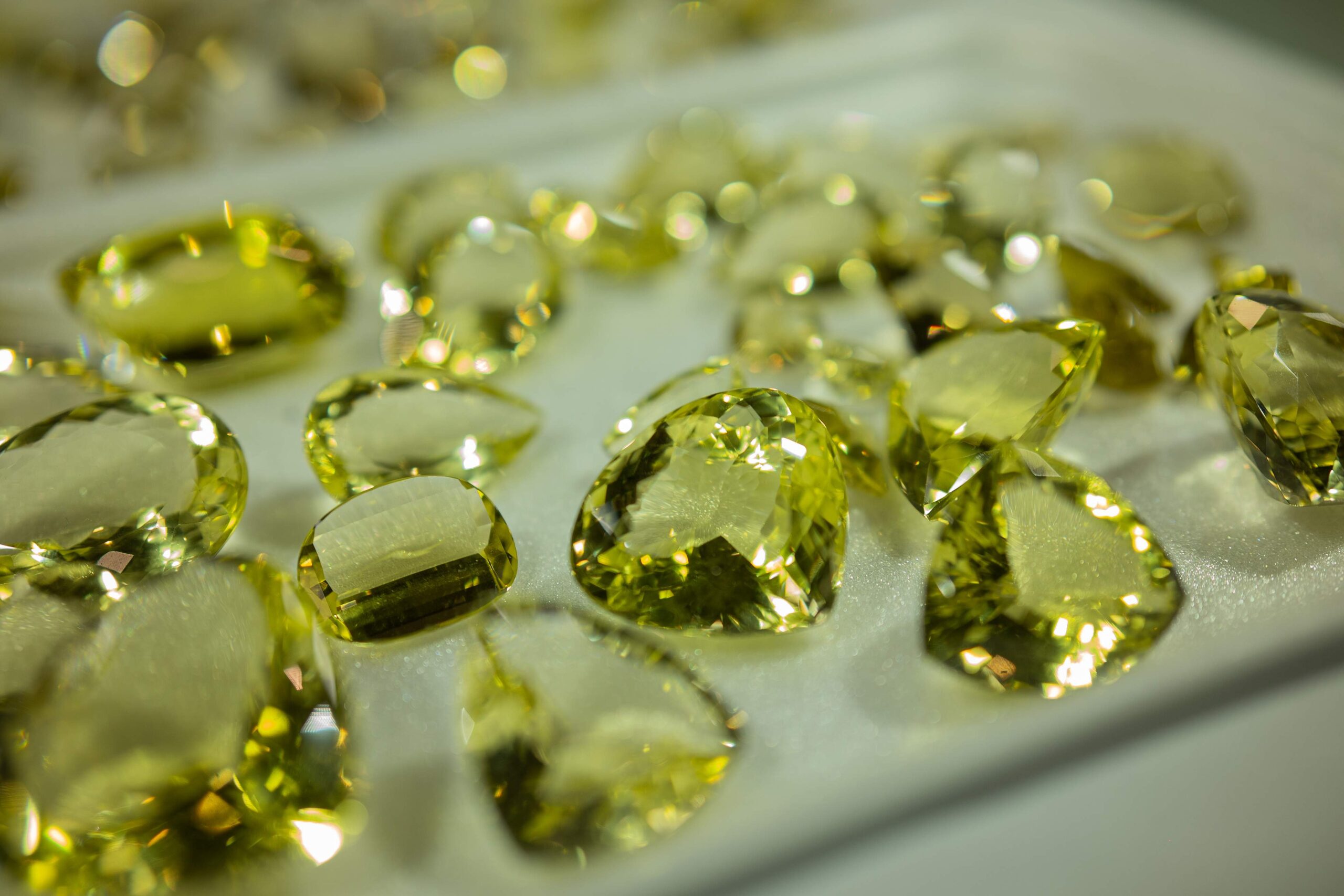 Minerais Ampla variedade de minerais brasileiros de alto valor gemológico e científico.